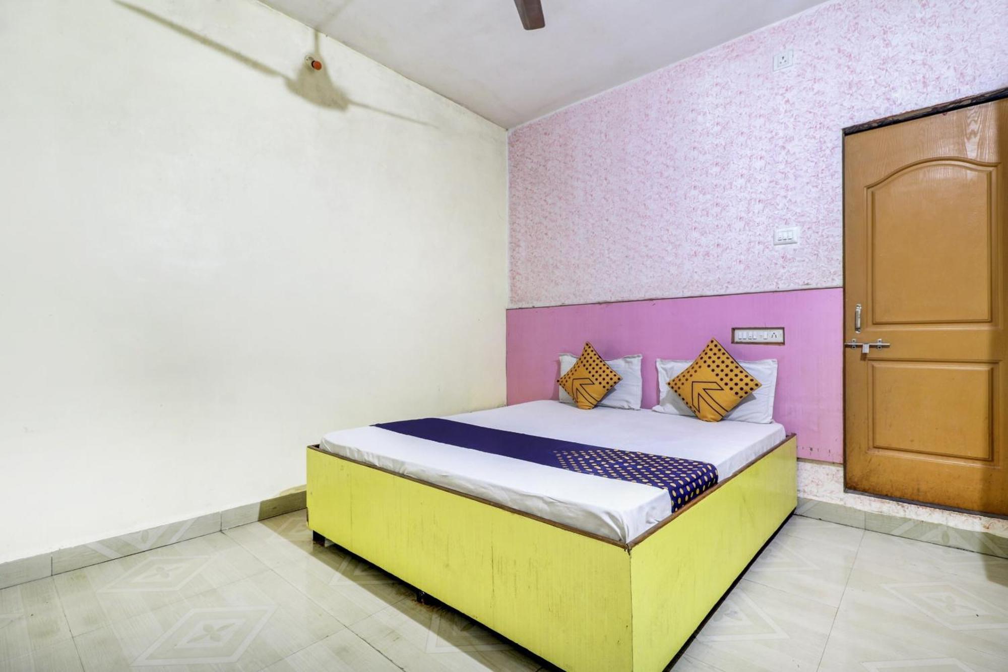 Spot On Vaibhav Residency Hotel Méribel Village Exterior foto